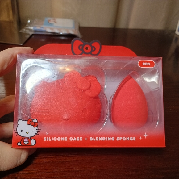 Hello Kitty Accessories - Hello Kitty Red Silicone Case with Blending Sponge